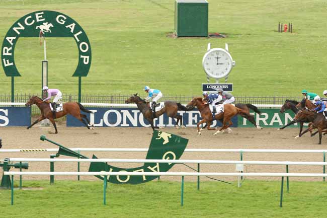 Photo d'arrivée de la course pmu PRIX DU PAYS VALOISIEN à CHANTILLY le Mardi 10 mai 2016