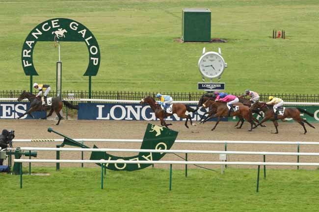 Photo d'arrivée de la course pmu PRIX D'ALIX à CHANTILLY le Mardi 10 mai 2016