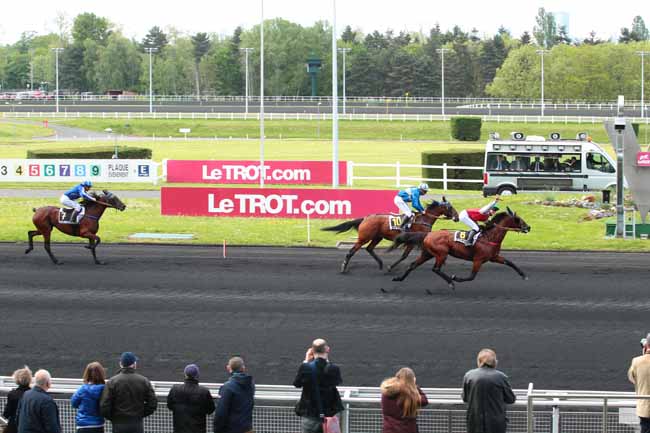 Photo d'arrivée de la course pmu PRIX GUILLAUME DE BELLAIGUE à PARIS-VINCENNES le Samedi 14 mai 2016