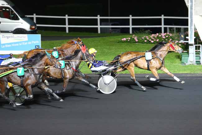 Photo d'arrivée de la course pmu PRIX DIANA à PARIS-VINCENNES le Vendredi 20 mai 2016