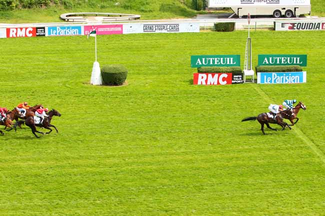 Photo d'arrivée de la course pmu PRIX POT D'OR à AUTEUIL le Samedi 21 mai 2016