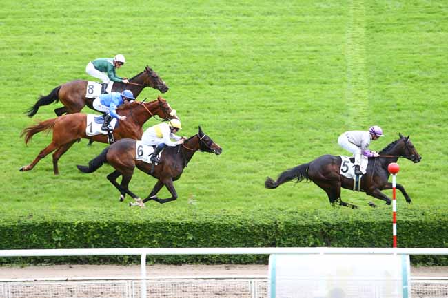 Photo d'arrivée de la course pmu PRIX RIEUR à SAINT-CLOUD le Lundi 23 mai 2016