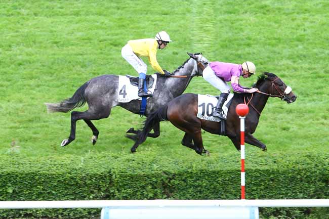 Photo d'arrivée de la course pmu PRIX DE LA VALLEE DU LOT à SAINT-CLOUD le Lundi 23 mai 2016