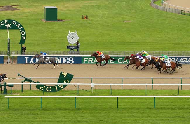Photo d'arrivée de la course pmu PRIX ANDRE CARRUS à CHANTILLY le Mardi 24 mai 2016