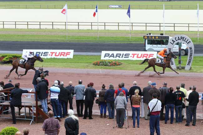 Photo d'arrivée de la course pmu PRIX FRANCOIS CAILLE à LA CAPELLE le Mercredi 25 mai 2016
