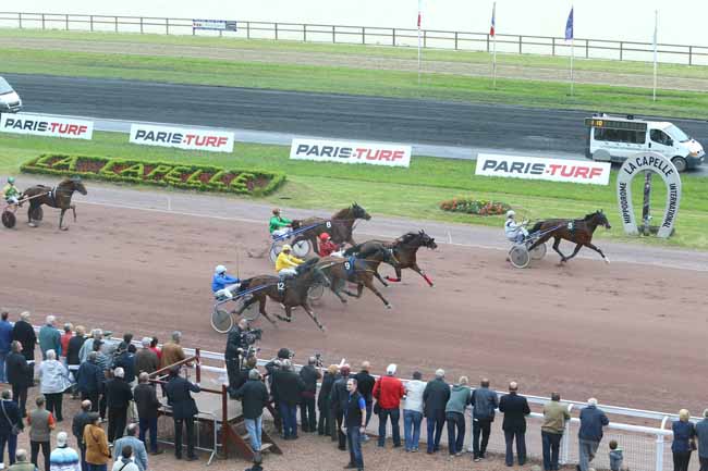 Photo d'arrivée de la course pmu PRIX DU PMU LE NOUVION à LA CAPELLE le Mercredi 25 mai 2016