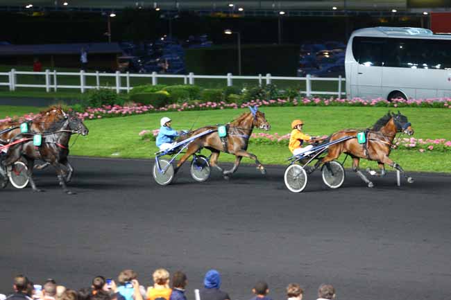 Photo d'arrivée de la course pmu PRIX CHALDAEA à PARIS-VINCENNES le Vendredi 27 mai 2016