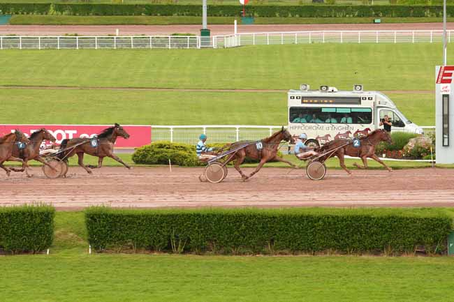 Photo d'arrivée de la course pmu PRIX DE LA PORTE DE SAINT-OUEN à ENGHIEN le Samedi 28 mai 2016