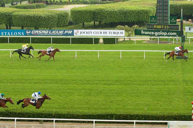 Photo d'arrivée de la course pmu PRIX CLEOPATRE - JOCKEY CLUB DE TURQUIE à SAINT-CLOUD le Dimanche 29 mai 2016