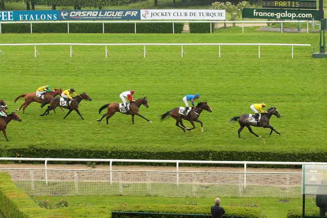 Photo d'arrivée de la course pmu PRIX DE SAINT-MANDE à SAINT-CLOUD le Dimanche 29 mai 2016