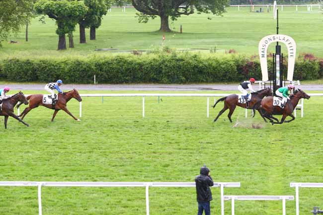 Photo d'arrivée de la course pmu PRIX SOLEIL à MAISONS-LAFFITTE le Lundi 30 mai 2016