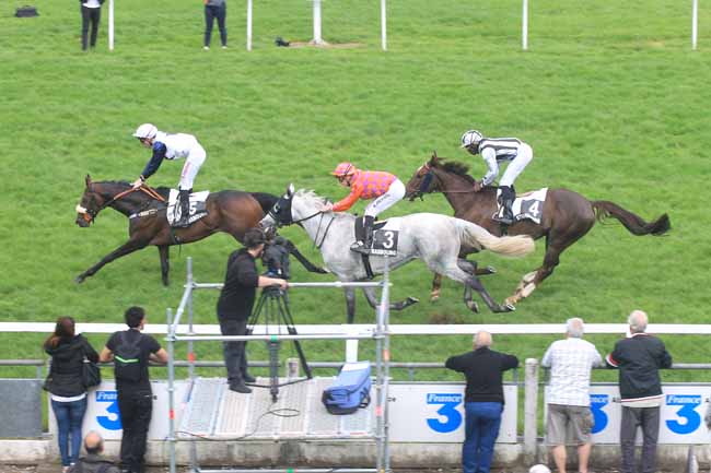 Photo d'arrivée de la course pmu PRIX NATHANAELLE ARTU à STRASBOURG le Mardi 31 mai 2016