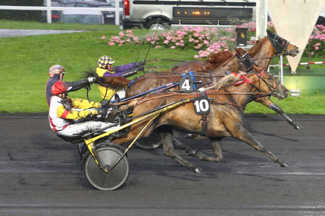 Photo d'arrivée de la course pmu PRIX ALPHONSE SOURROUBILLE à PARIS-VINCENNES le Mardi 31 mai 2016
