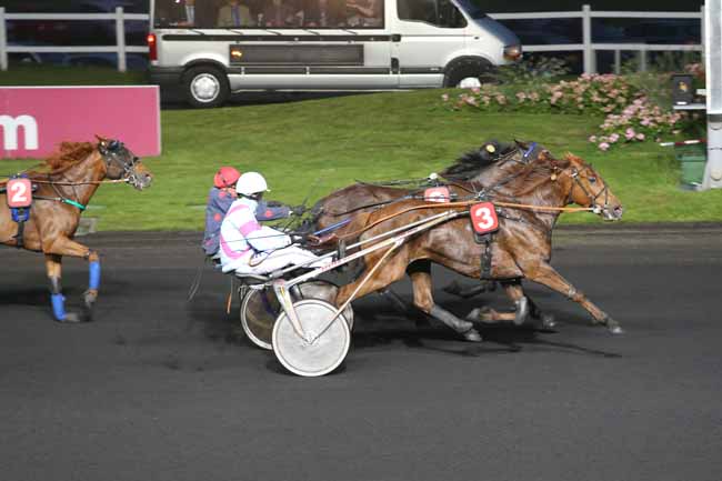 Photo d'arrivée de la course pmu PRIX DE CLAIREFONTAINE à PARIS-VINCENNES le Vendredi 3 juin 2016