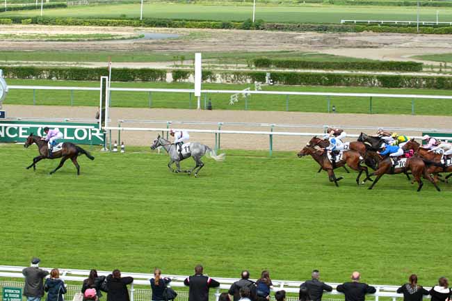 Photo d'arrivée de la course pmu PRIX DU PANTHEON à DEAUVILLE le Samedi 4 juin 2016