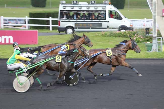 Photo d'arrivée de la course pmu PRIX EDBURGA à PARIS-VINCENNES le Mardi 7 juin 2016