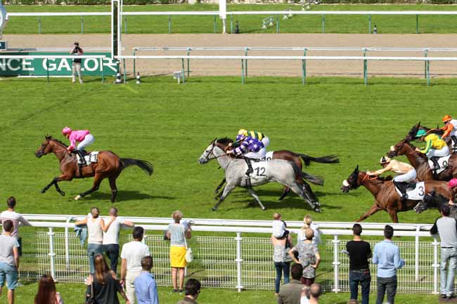 Photo d'arrivée de la course pmu PRIX DE LA CENSIERE à DEAUVILLE le Jeudi 9 juin 2016