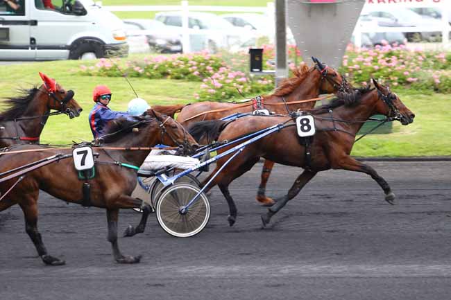 Photo d'arrivée de la course pmu PRIX MIMAS à PARIS-VINCENNES le Vendredi 10 juin 2016