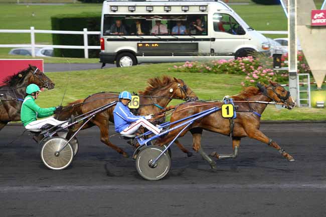 Photo d'arrivée de la course pmu PRIX CYGNUS à PARIS-VINCENNES le Vendredi 10 juin 2016