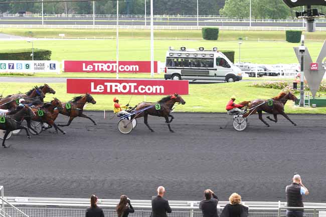 Photo d'arrivée de la course pmu PRIX DU DAUPHINE à PARIS-VINCENNES le Samedi 11 juin 2016