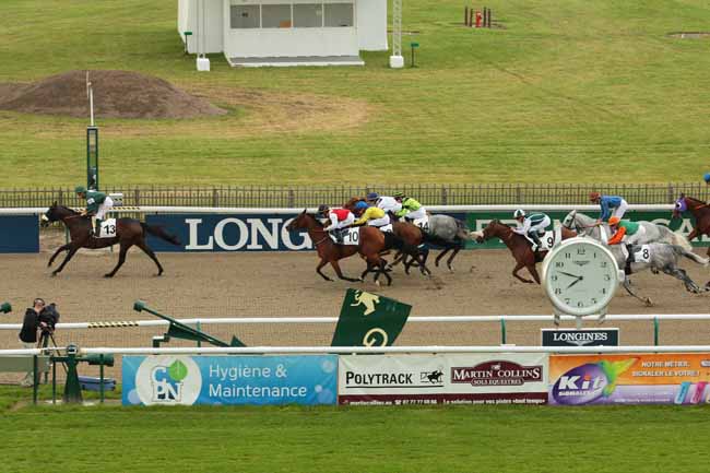 Photo d'arrivée de la course pmu PRIX DE LA GARINNELLE à CHANTILLY le Samedi 11 juin 2016