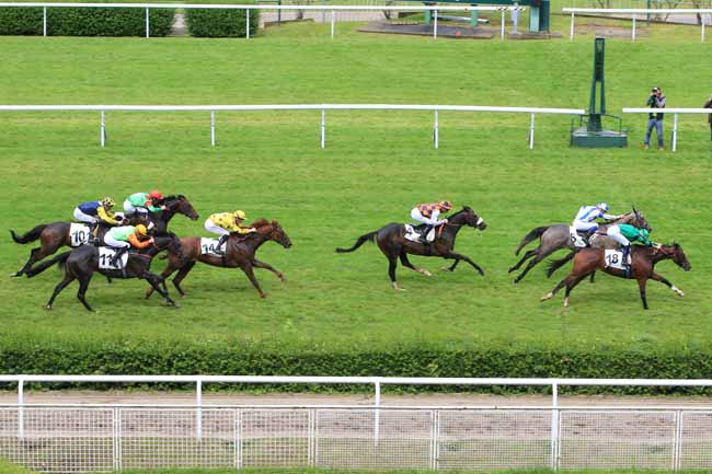 Photo d'arrivée de la course pmu PRIX DE COURTEILLES à SAINT-CLOUD le Jeudi 16 juin 2016