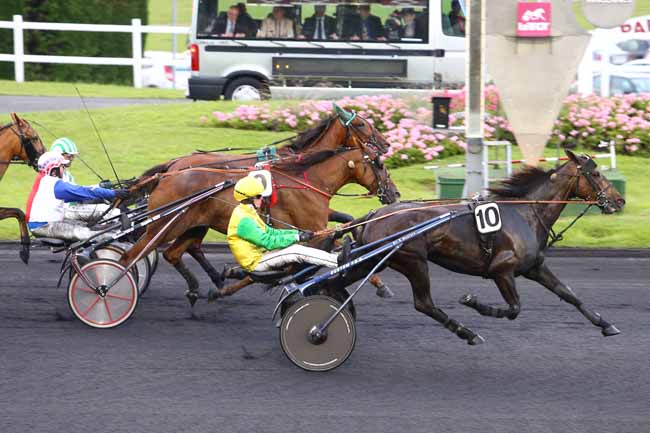 Photo d'arrivée de la course pmu PRIX ORONTIUS à PARIS-VINCENNES le Vendredi 17 juin 2016