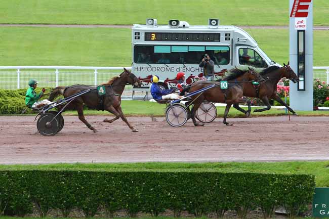 Photo d'arrivée de la course pmu PRIX DE NEW YORK à ENGHIEN le Samedi 18 juin 2016
