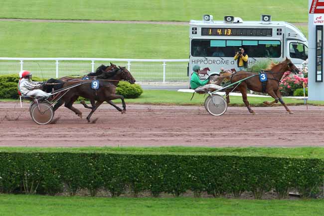 Photo d'arrivée de la course pmu PRIX DE LA PORTE DE LA PLAINE à ENGHIEN le Samedi 18 juin 2016