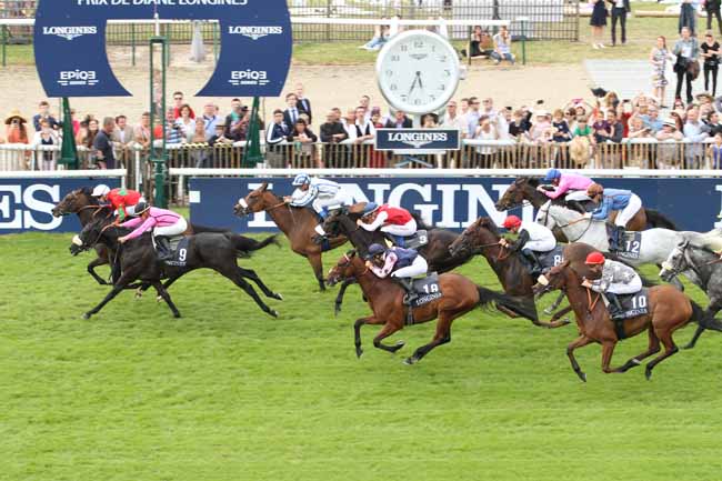 Photo d'arrivée de la course pmu GRAND HANDICAP LONGINES à CHANTILLY le Dimanche 19 juin 2016