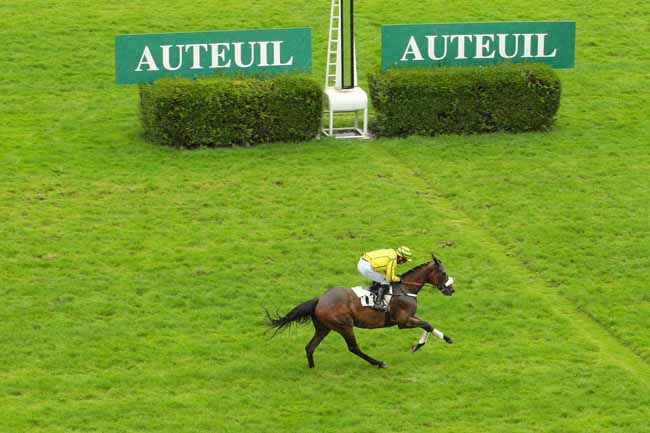Photo d'arrivée de la course pmu PRIX GILBERT GALLOT à AUTEUIL le Lundi 20 juin 2016