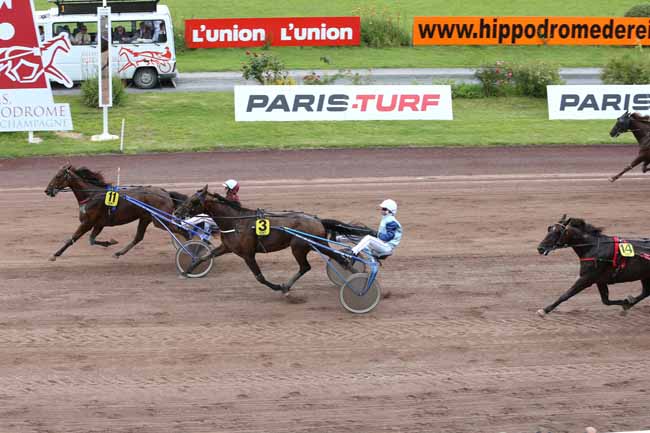 Photo d'arrivée de la course pmu GRAND NATIONAL DU TROT PARIS-TURF à REIMS le Mercredi 22 juin 2016