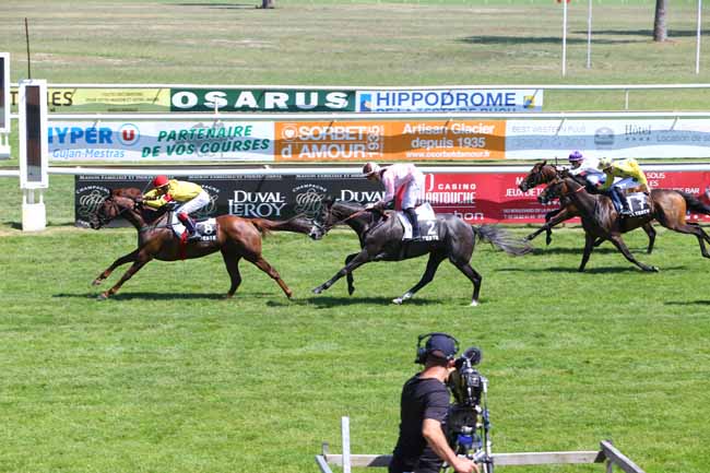 Photo d'arrivée de la course pmu PRIX CHAMPAGNE DUVAL-LEROY à LA TESTE DE BUCH le Jeudi 23 juin 2016