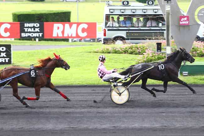 Photo d'arrivée de la course pmu PRIX LYDIA à PARIS-VINCENNES le Vendredi 24 juin 2016