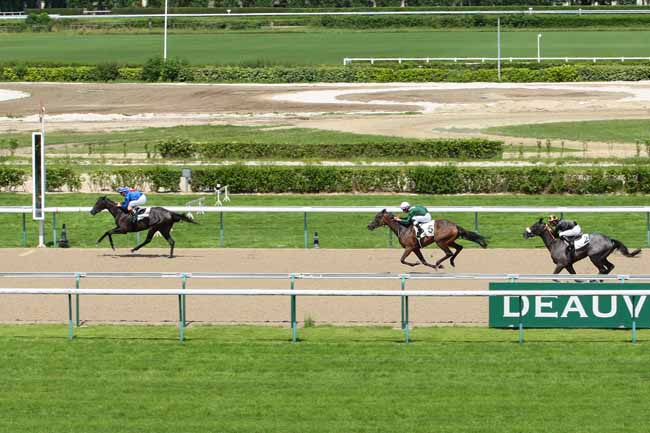 Photo d'arrivée de la course pmu PRIX TOURBILLON à DEAUVILLE le Vendredi 24 juin 2016