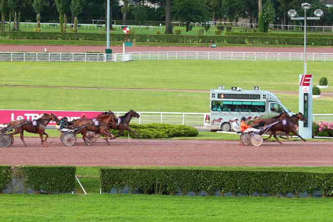 Photo d'arrivée de la course pmu PRIX DE LUNEL à ENGHIEN le Jeudi 30 juin 2016
