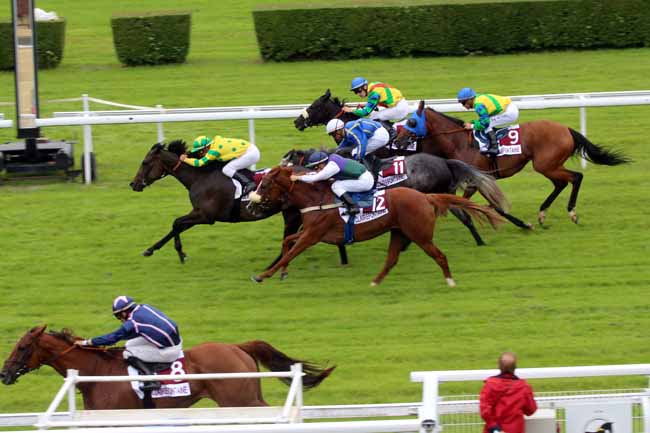 Photo d'arrivée de la course pmu PRIX DE SAINT-JOUIN à CLAIREFONTAINE le Vendredi 1 juillet 2016