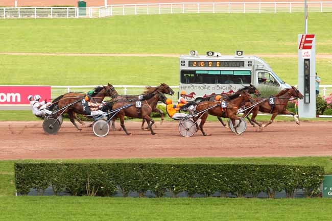 Photo d'arrivée de la course pmu PRIX DU ROUSSILLON à ENGHIEN le Samedi 2 juillet 2016