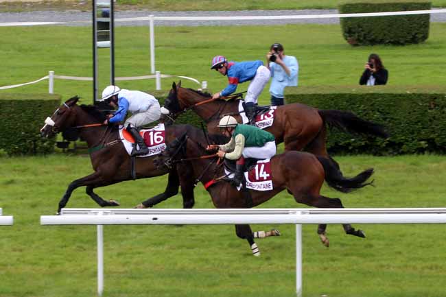 Photo d'arrivée de la course pmu PRIX RIDEO à CLAIREFONTAINE le Mardi 5 juillet 2016