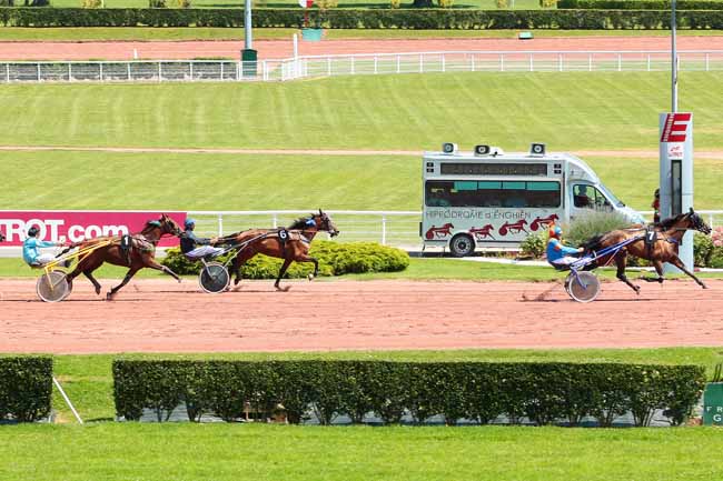 Photo d'arrivée de la course pmu PRIX DE LA GARE SAINT-LAZARE à ENGHIEN le Jeudi 7 juillet 2016