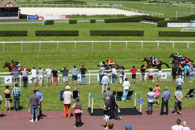 Photo d'arrivée de la course pmu PRIX DES COSMOS à CLAIREFONTAINE le Jeudi 7 juillet 2016