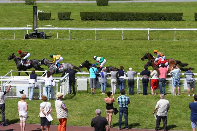 Photo d'arrivée de la course pmu PRIX DES PERVENCHES à CLAIREFONTAINE le Jeudi 7 juillet 2016