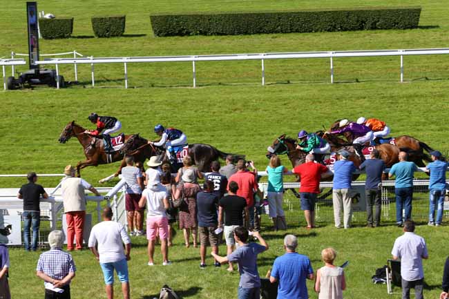 Photo d'arrivée de la course pmu PRIX DE LA VILLE DE VILLERS-SUR-MER à CLAIREFONTAINE le Samedi 9 juillet 2016