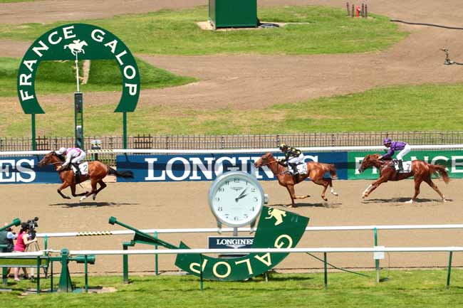 Photo d'arrivée de la course pmu PRIX DU BOIS DES BOULEAUX à CHANTILLY le Dimanche 10 juillet 2016