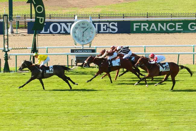Photo d'arrivée de la course pmu PRIX DE COMPIEGNE à CHANTILLY le Dimanche 10 juillet 2016