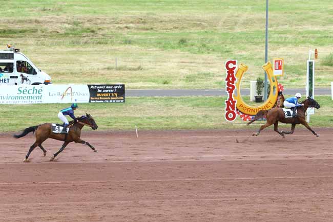 Photo d'arrivée de la course pmu PRIX LE TROT - SECF à PORNICHET le Mardi 12 juillet 2016
