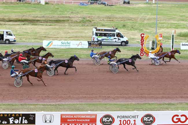 Photo d'arrivée de la course pmu PRIX DU CASINO PARTOUCHE DE PORNICHET à PORNICHET le Mardi 12 juillet 2016