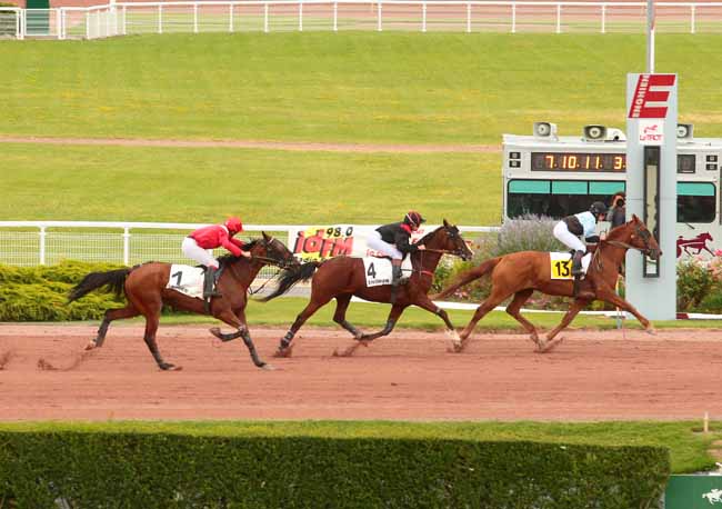 Photo d'arrivée de la course pmu PRIX DE LA PLACE DU MAIL à ENGHIEN le Mercredi 13 juillet 2016