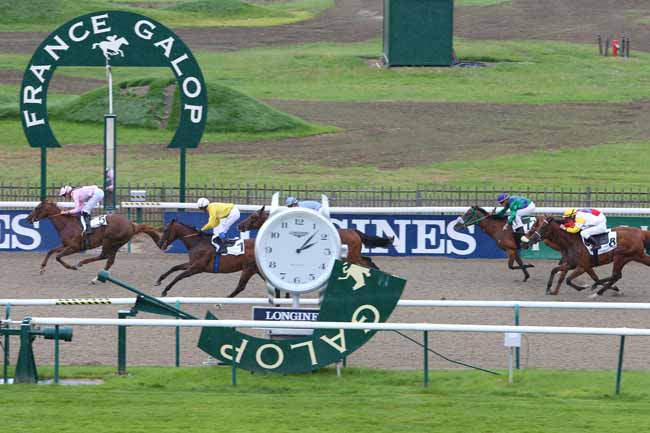 Photo d'arrivée de la course pmu PRIX DE LA CROIX DE BERNY à CHANTILLY le Mercredi 13 juillet 2016