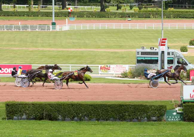 Photo d'arrivée de la course pmu PRIX DE BRUXELLES à ENGHIEN le Samedi 16 juillet 2016